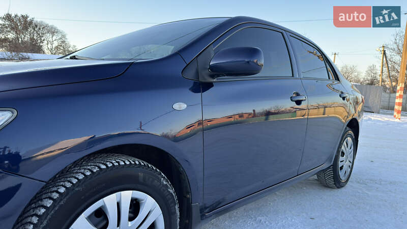 Седан Toyota Corolla 2008 в Кременчуге