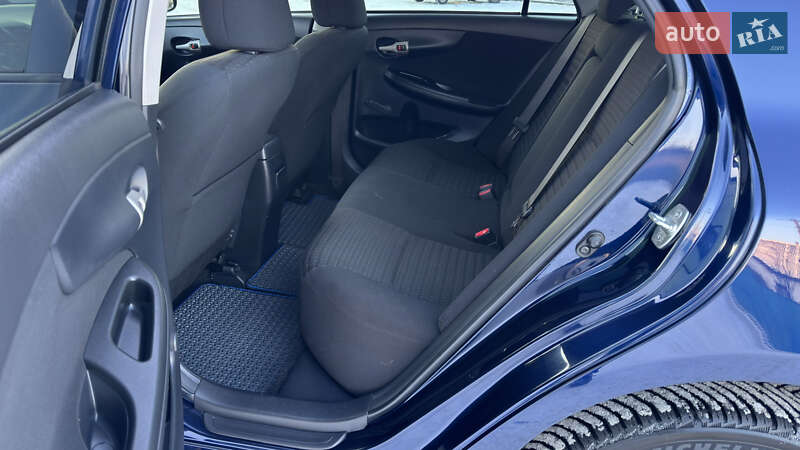 Седан Toyota Corolla 2008 в Кременчуге