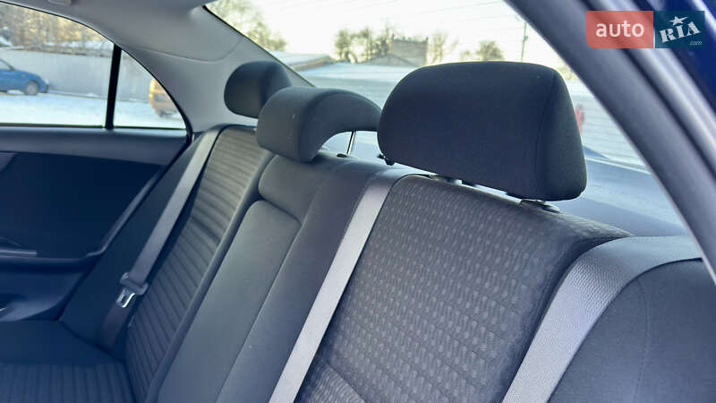 Седан Toyota Corolla 2008 в Кременчуге