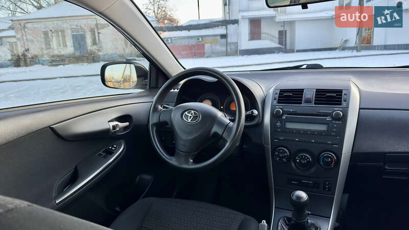 Седан Toyota Corolla 2008 в Кременчуге
