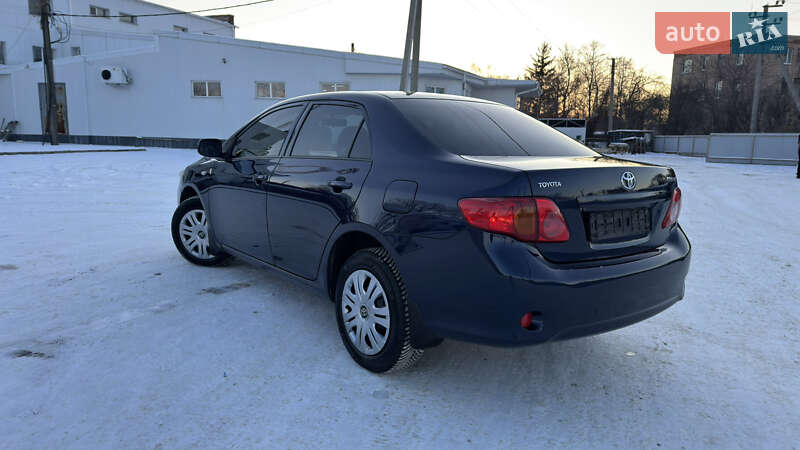 Седан Toyota Corolla 2008 в Кременчуге