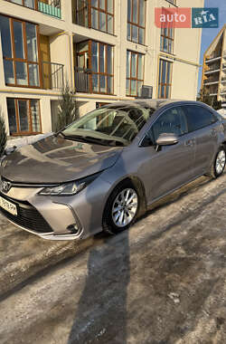 Седан Toyota Corolla 2019 в Бучі