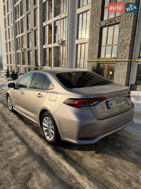 Седан Toyota Corolla 2019 в Буче