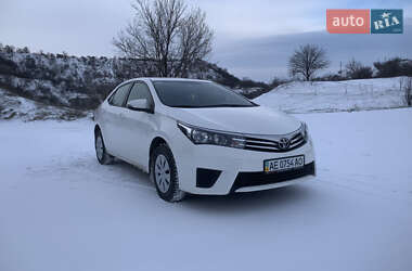 Седан Toyota Corolla 2014 в Кривому Розі