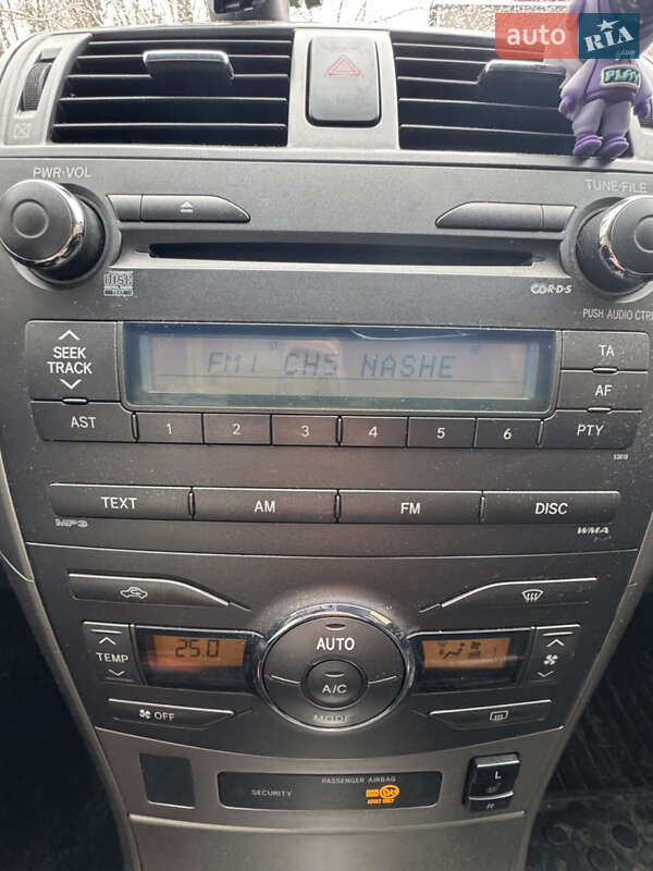 Седан Toyota Corolla 2008 в Киеве