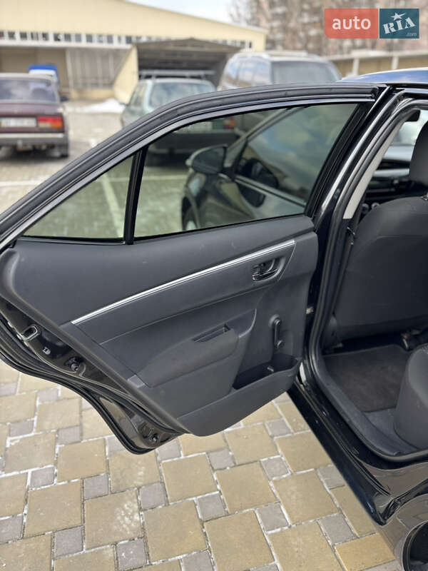 Седан Toyota Corolla 2016 в Запорожье