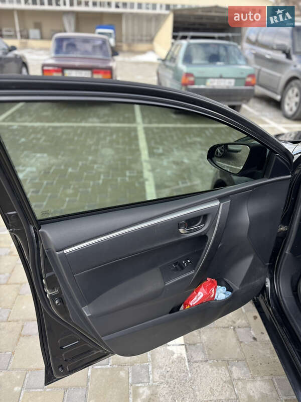 Седан Toyota Corolla 2016 в Запорожье