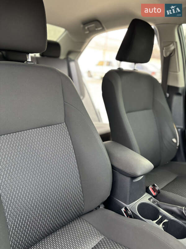 Седан Toyota Corolla 2016 в Запорожье