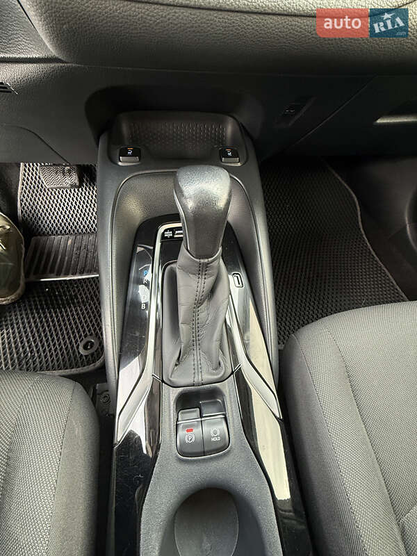 Седан Toyota Corolla 2020 в Киеве