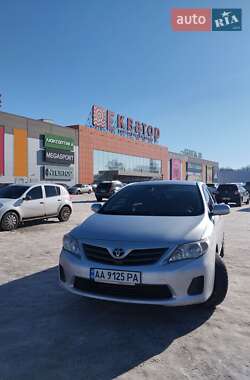 Седан Toyota Corolla 2012 в Полтаве