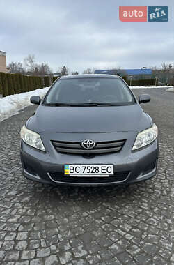 Седан Toyota Corolla 2008 в Жовкве