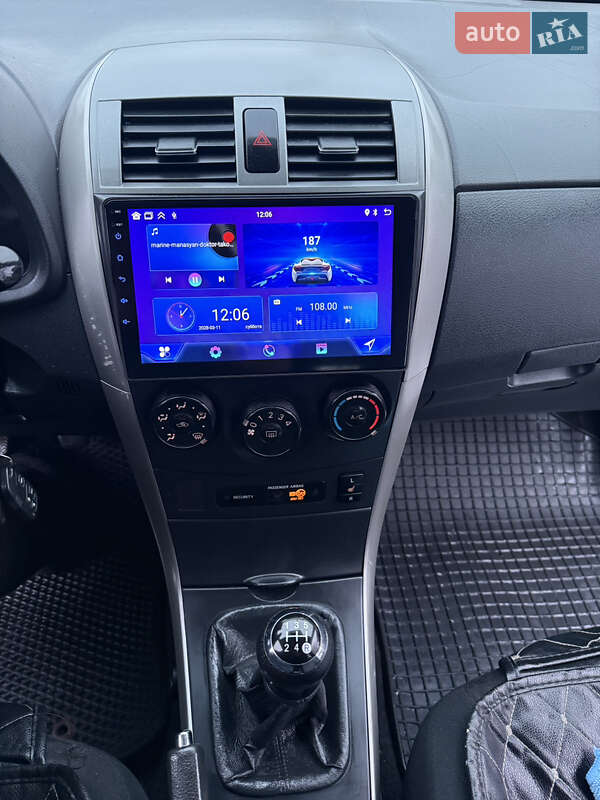 Седан Toyota Corolla 2007 в Валках