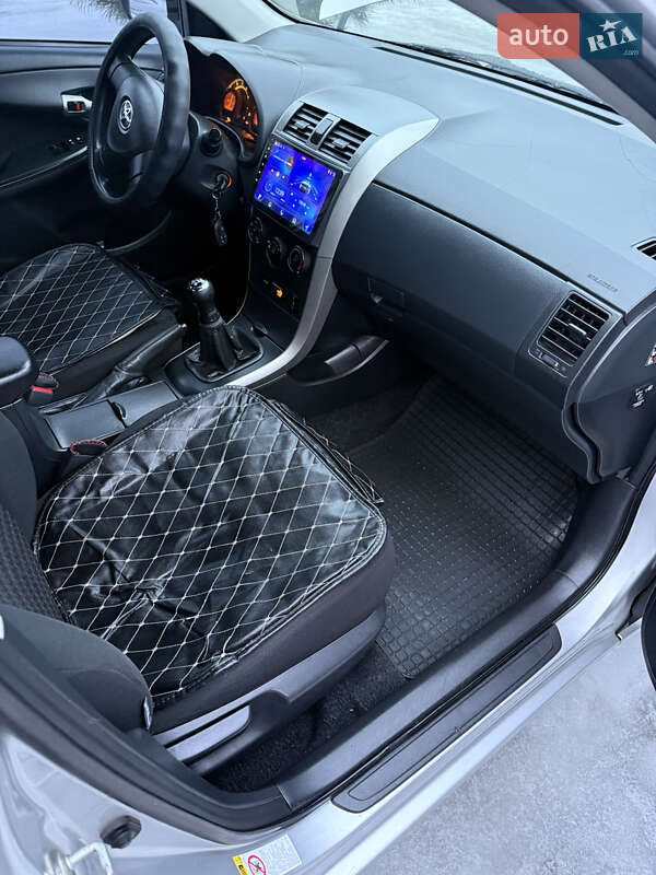 Седан Toyota Corolla 2007 в Валках