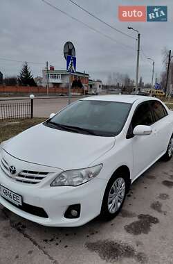 Седан Toyota Corolla 2013 в Кременчуге
