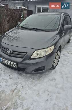 Седан Toyota Corolla 2008 в Гусятині