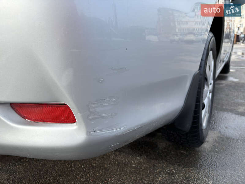 Седан Toyota Corolla 2011 в Киеве фото 18 Седан Toyota Corolla 2011 в Киеве