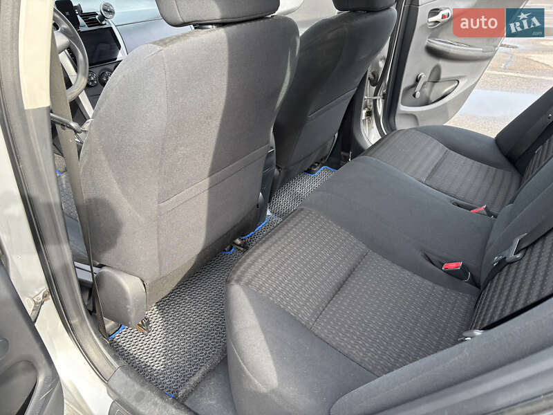 Седан Toyota Corolla 2011 в Киеве фото 12 Седан Toyota Corolla 2011 в Киеве