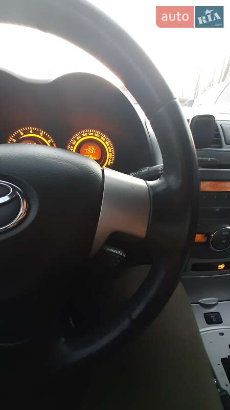 Седан Toyota Corolla 2008 в Києві