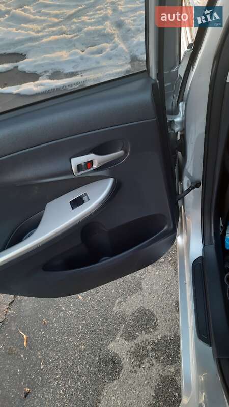 Седан Toyota Corolla 2008 в Києві