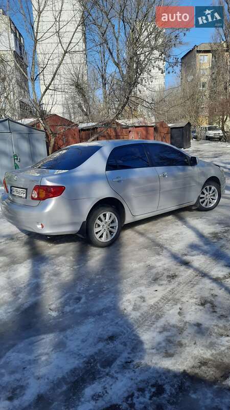 Седан Toyota Corolla 2008 в Києві
