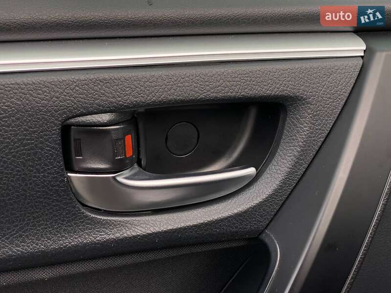 Седан Toyota Corolla 2017 в Киеве фото 21 Седан Toyota Corolla 2017 в Киеве