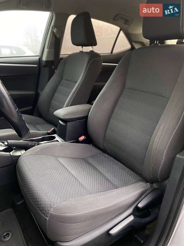 Седан Toyota Corolla 2017 в Киеве фото 26 Седан Toyota Corolla 2017 в Киеве