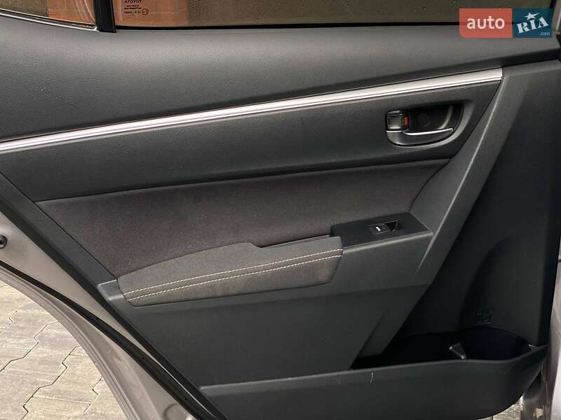 Седан Toyota Corolla 2017 в Киеве фото 43 Седан Toyota Corolla 2017 в Киеве