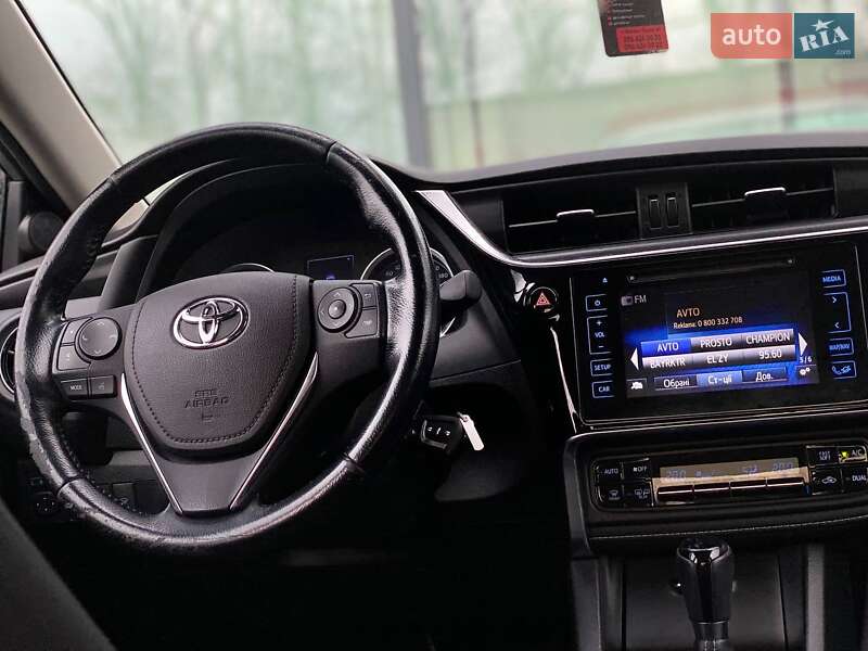 Седан Toyota Corolla 2017 в Киеве фото 48 Седан Toyota Corolla 2017 в Киеве