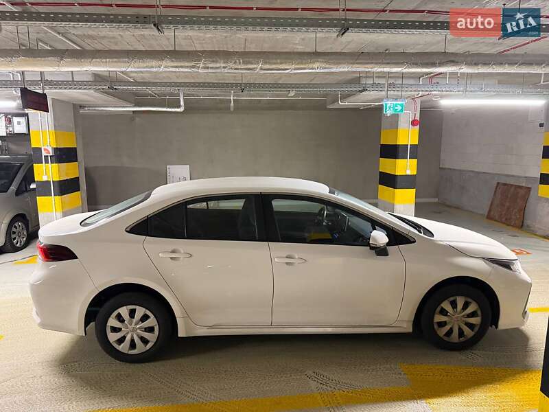 Седан Toyota Corolla 2021 в Киеве