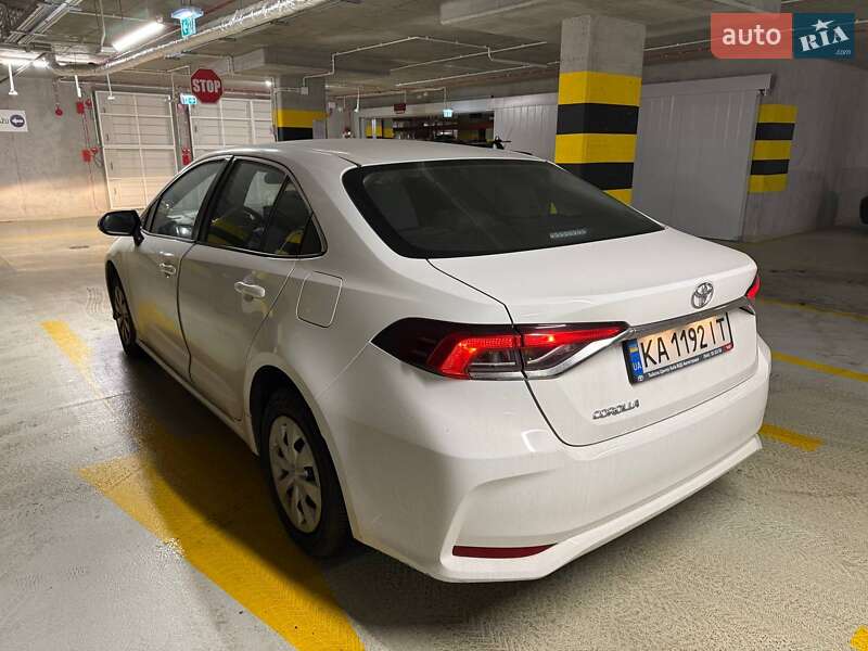 Седан Toyota Corolla 2021 в Киеве