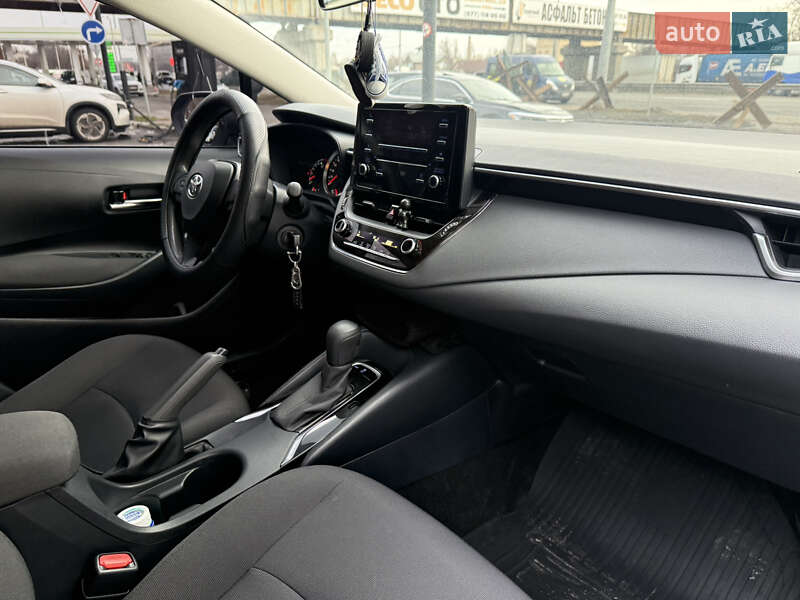 Седан Toyota Corolla 2019 в Киеве