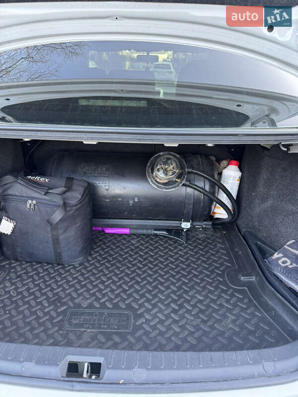 Седан Toyota Corolla 2011 в Львове фото 8 Седан Toyota Corolla 2011 в Львове