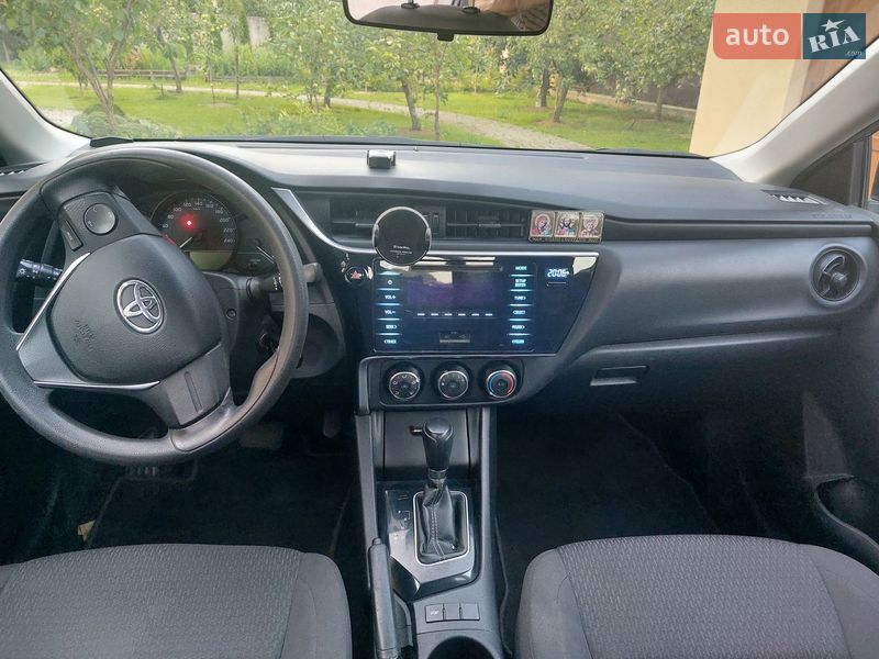 Седан Toyota Corolla 2016 в Луцке
