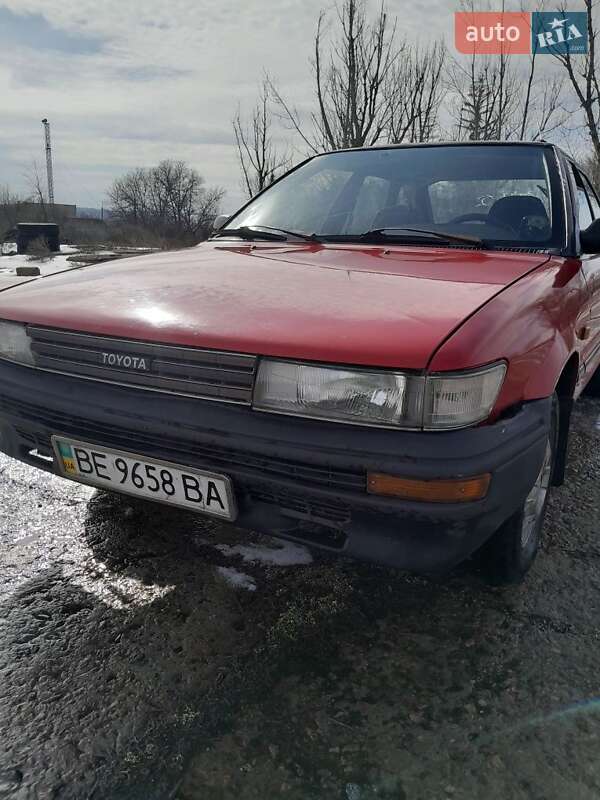 Хэтчбек Toyota Corolla 1992 в Ананьеве