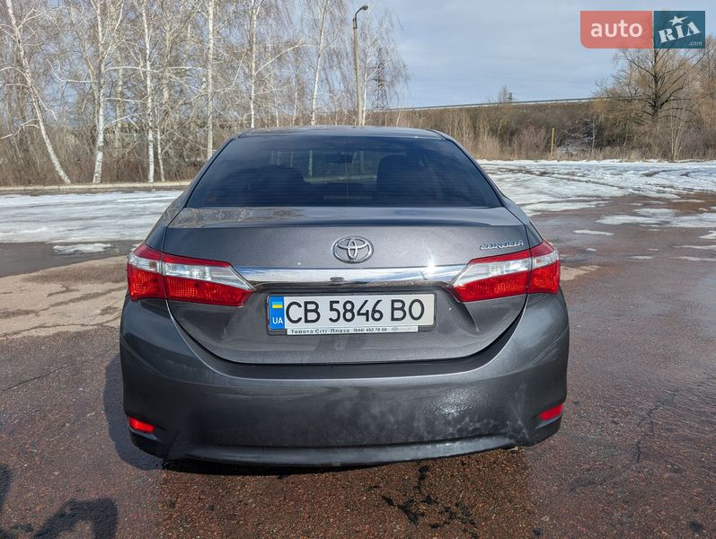 Седан Toyota Corolla 2017 в Киеве