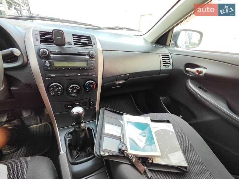 Седан Toyota Corolla 2009 в Дубно