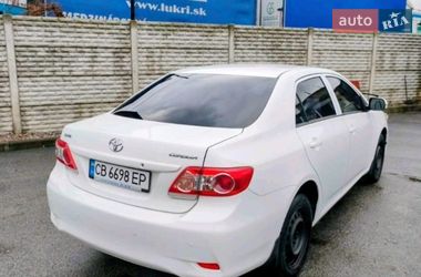Седан Toyota Corolla 2011 в Чернигове