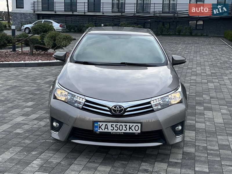 Седан Toyota Corolla 2013 в Мукачево