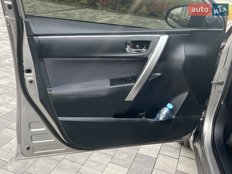 Седан Toyota Corolla 2013 в Мукачево