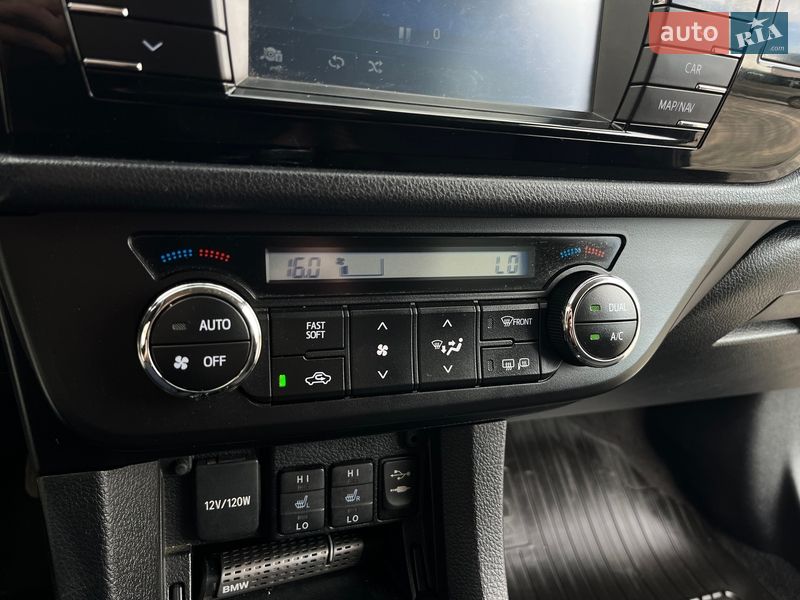 Седан Toyota Corolla 2013 в Мукачево