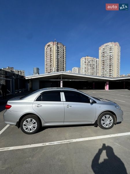 Седан Toyota Corolla 2009 в Киеве