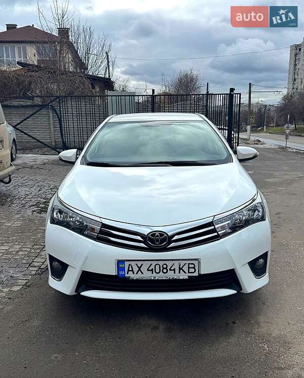 Седан Toyota Corolla 2014 в Харькове