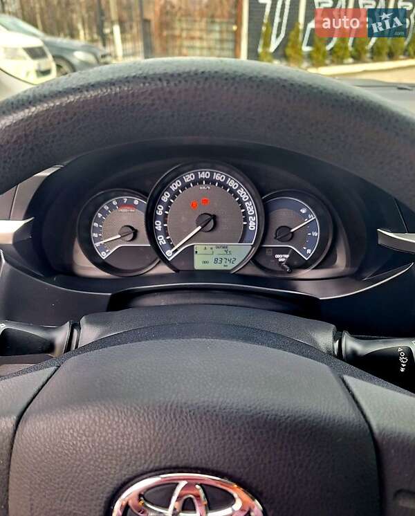 Седан Toyota Corolla 2014 в Харькове