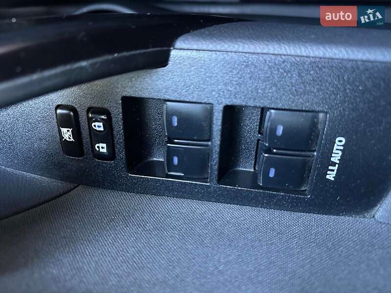 Седан Toyota Corolla 2016 в Киеве