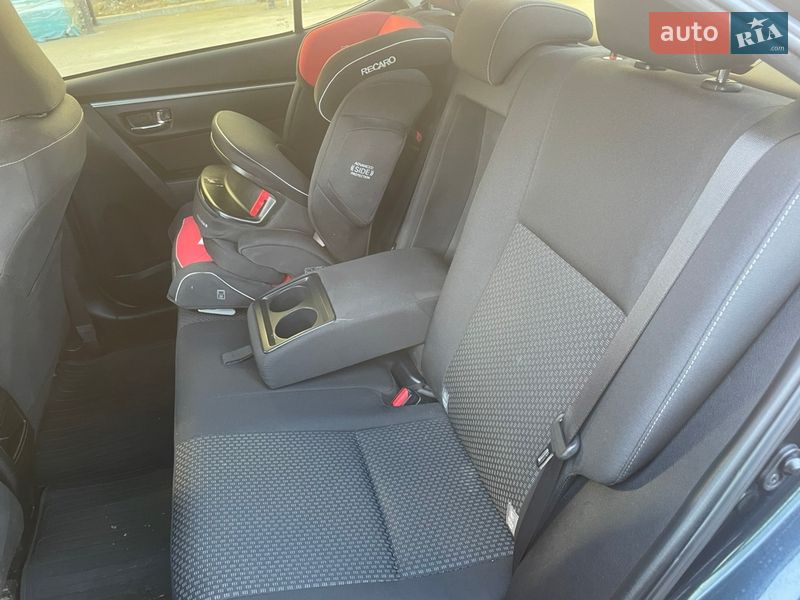 Седан Toyota Corolla 2014 в Киеве