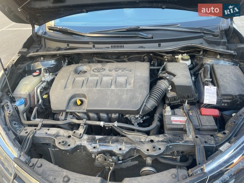 Седан Toyota Corolla 2014 в Киеве