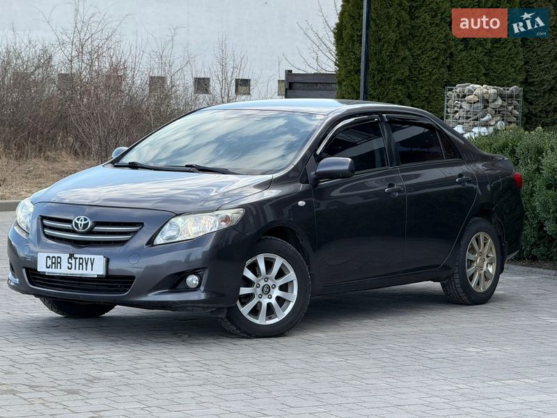 Седан Toyota Corolla 2008 в Стрые