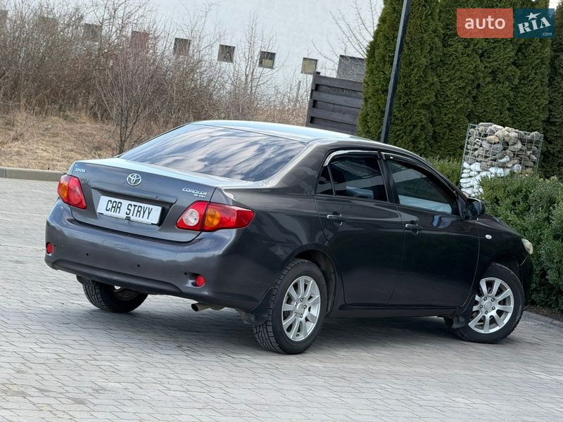 Седан Toyota Corolla 2008 в Стрые