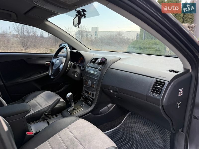 Седан Toyota Corolla 2008 в Стрые