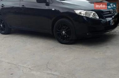Седан Toyota Corolla 2008 в Тростянці